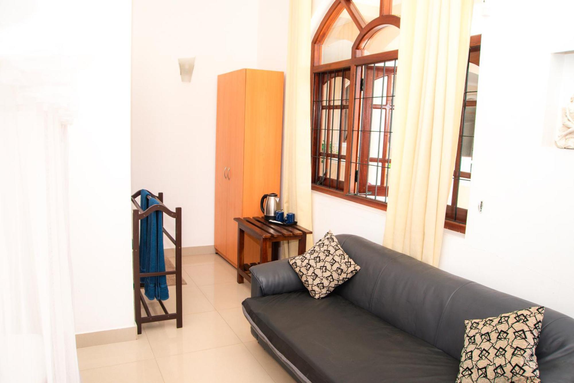 Angel Inn Guest House Negombo Exterior foto